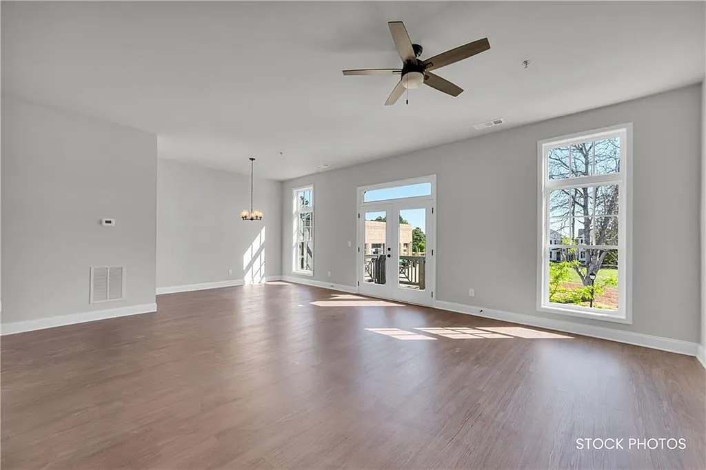 2 bed, 2.0 bath, 1350 sqft, $2,500 — Photo 4