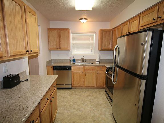 5th image of 91 Skystone Ct