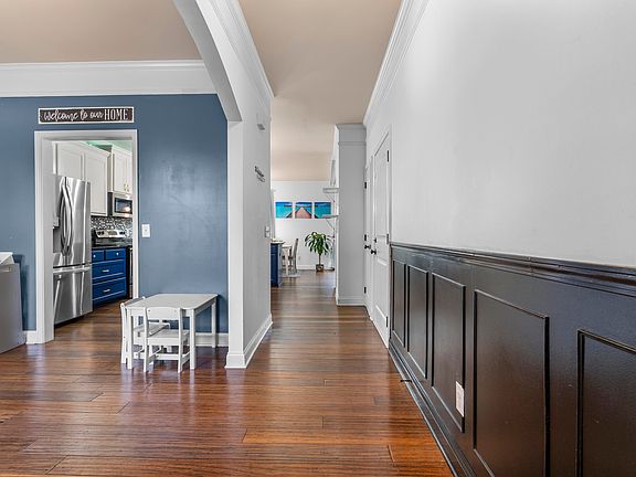 4th image of 8 Rye Ln