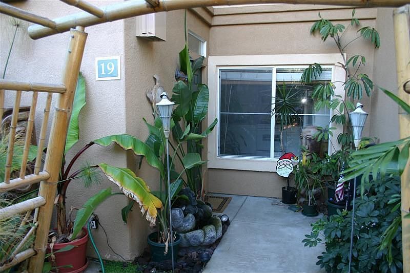 1st image of 19 Veneto Ln