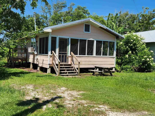 131 Grand Isle Parkway Ln, Grand Isle, LA 70358