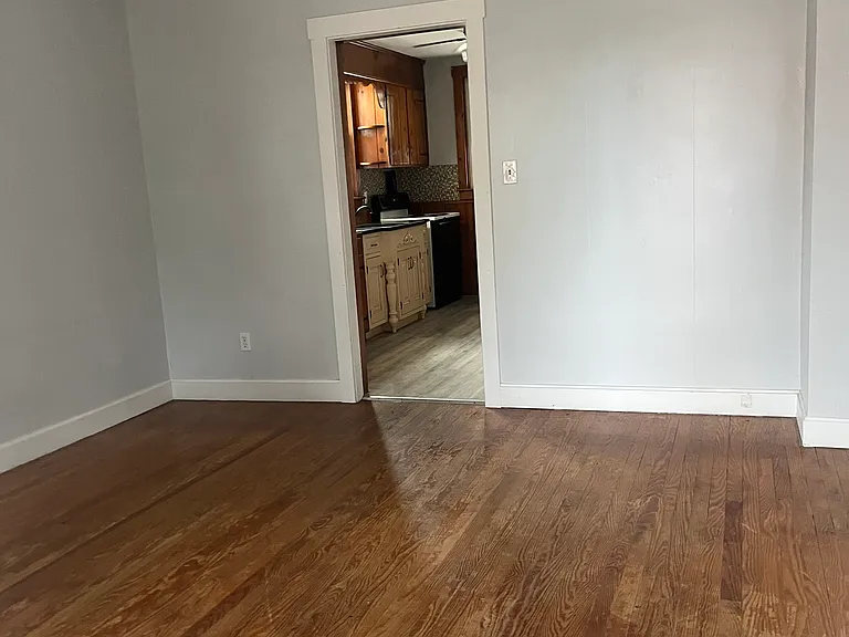 429 Main St — Photo 1