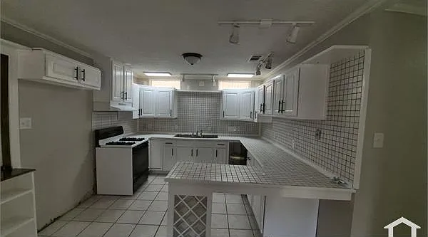 3 bed, 1173 sqft, $1,895 — Photo 4