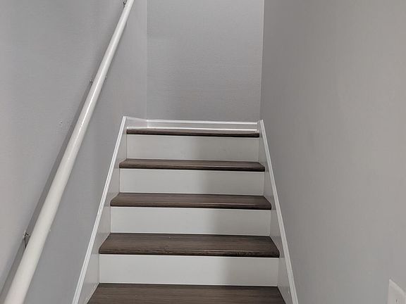 4th image of 2825 E Circle St