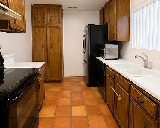 4th image of 378 W Trail St
