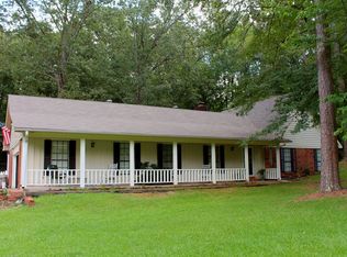 247 Oak Ridge Cir, Columbus, MS 39705