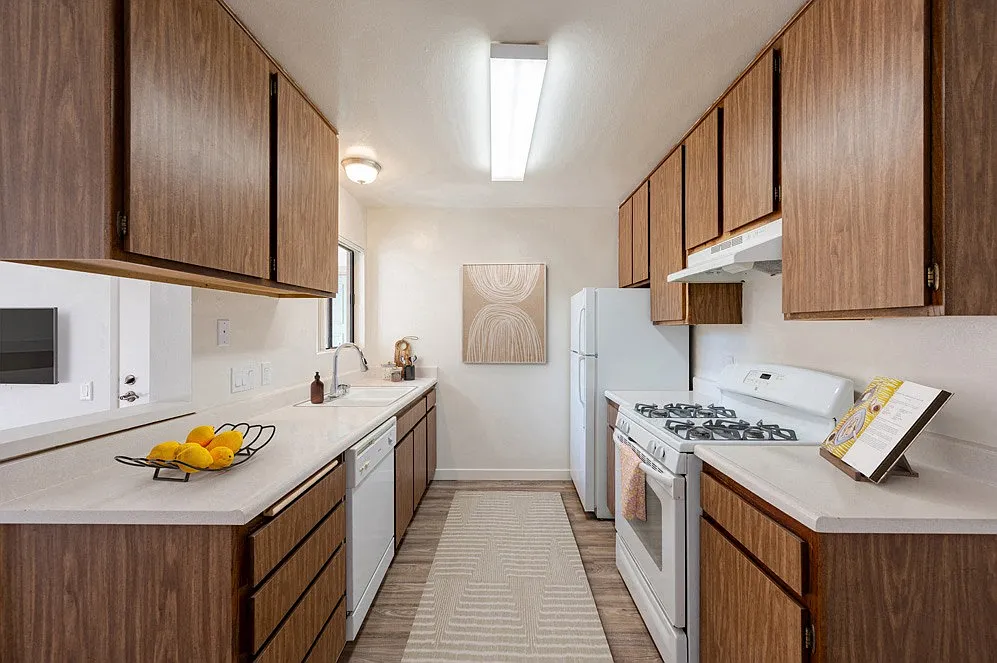 Knollwood Meadows Apartments — Photo 3