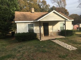 408 N Davis St, Dallas, NC 28034
