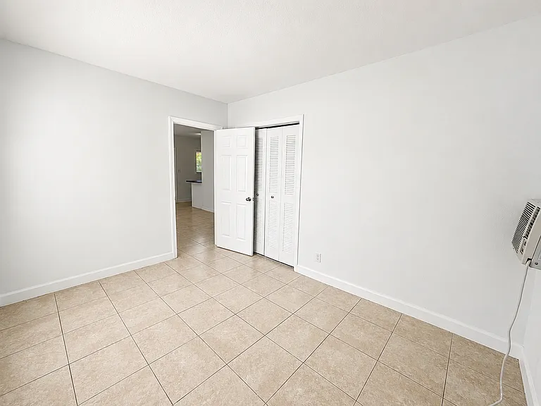 701 SW 14th Ave — Photo 18