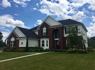 1128 Plum Grove Dr, Monroe, MI 48161