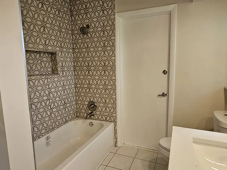 1329 Fairfield Dr — Photo 23