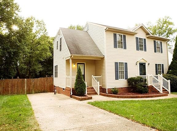 3rd image of 520 Bressingham Dr
