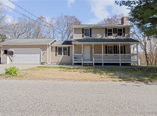 343 W Wrentham Rd, Cumberland, RI 02864