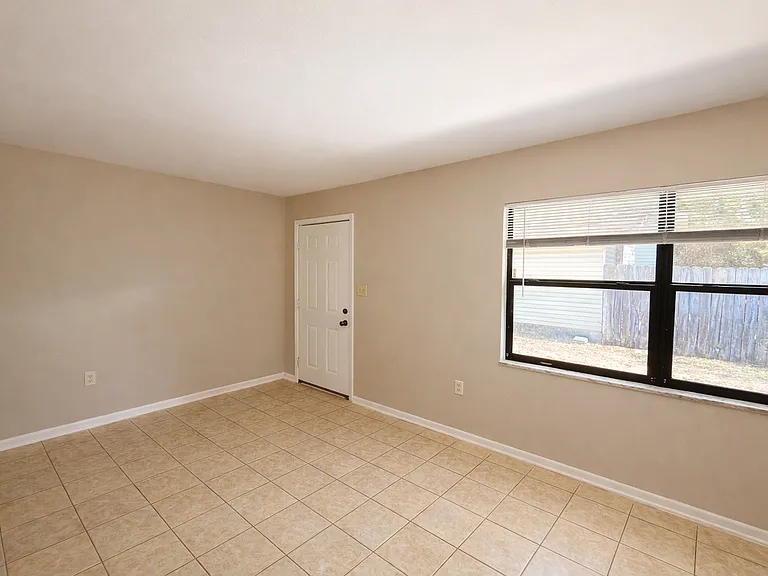 2068 Franklin St — Photo 7