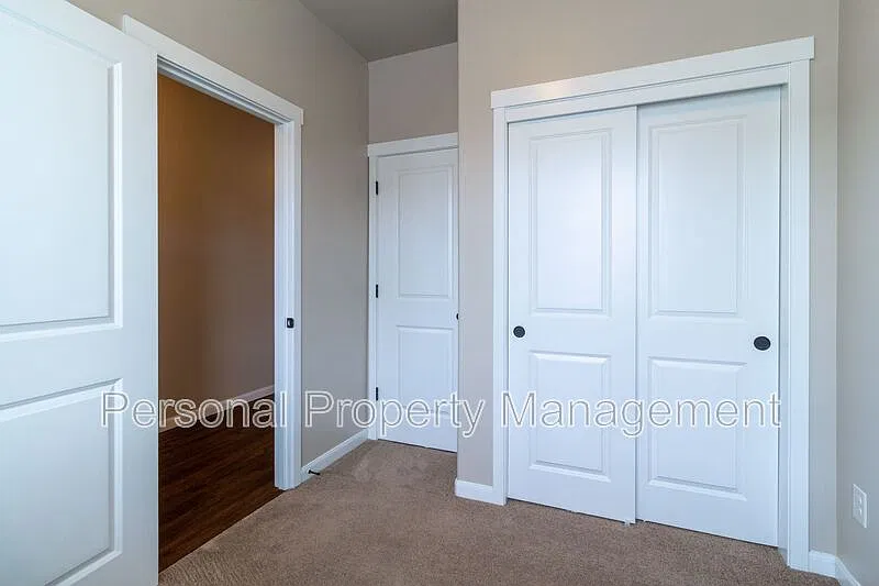 4 bed, 2.5 bath, 1674 sqft, $2,495 — Photo 4