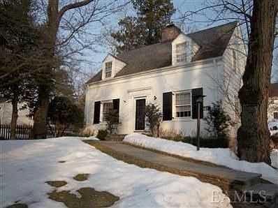 1st image of 28 Highland Ave