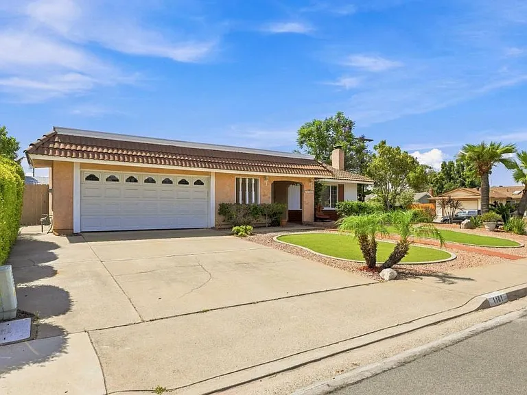1101 Calle Vista Ave — Photo 3