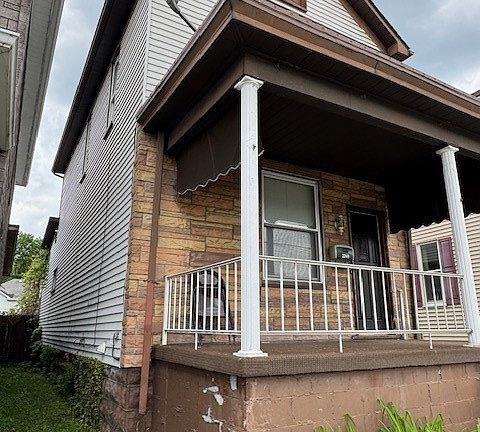 4th image of 2249 Main St