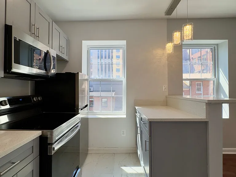 10 E Mulberry St — Photo 35