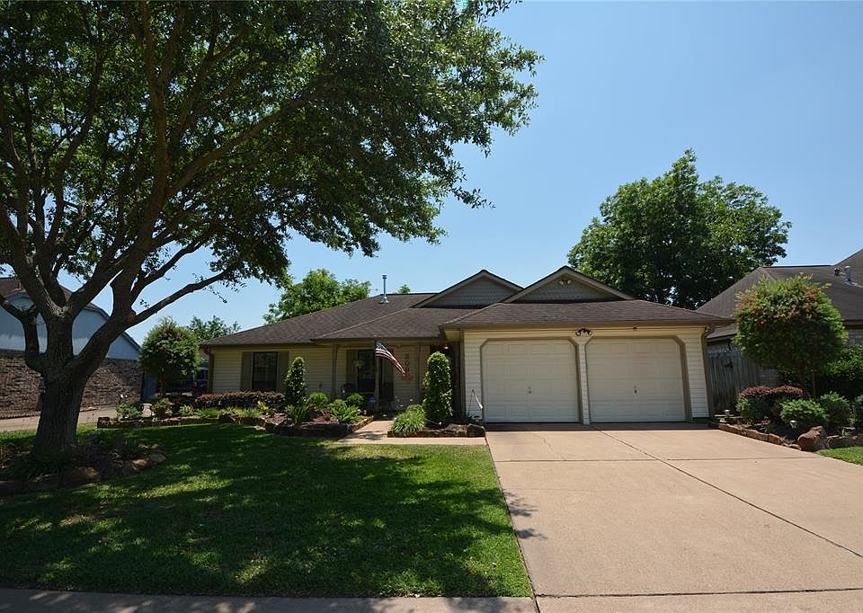1st image of 309 Tudor Ct