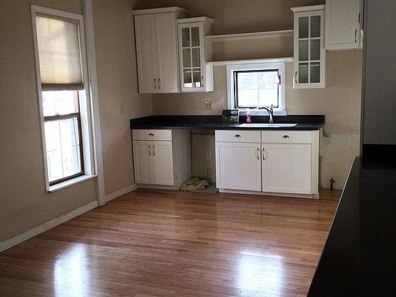 2nd image of 422 E Yampa St