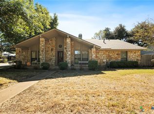 2201 Willow Ln, Taylor, TX 76574