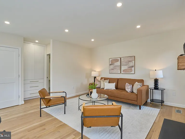 6615 Anthony Crest Sq — Photo 17