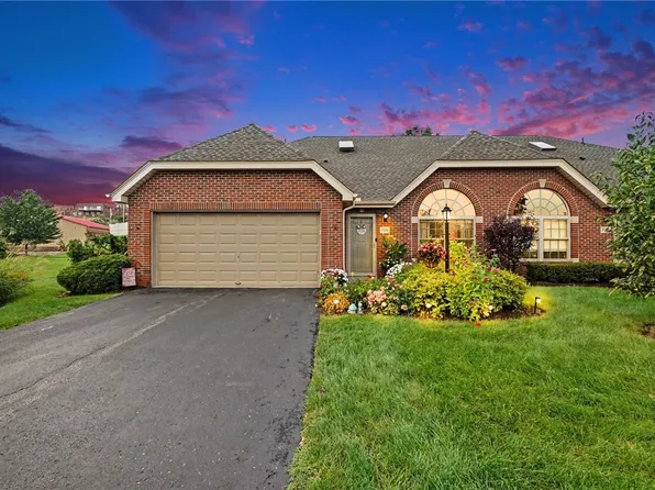 1504 Dunhill Ct, Coraopolis, PA 15108