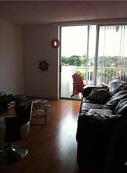 2nd image of 2000 NE 135th St #405