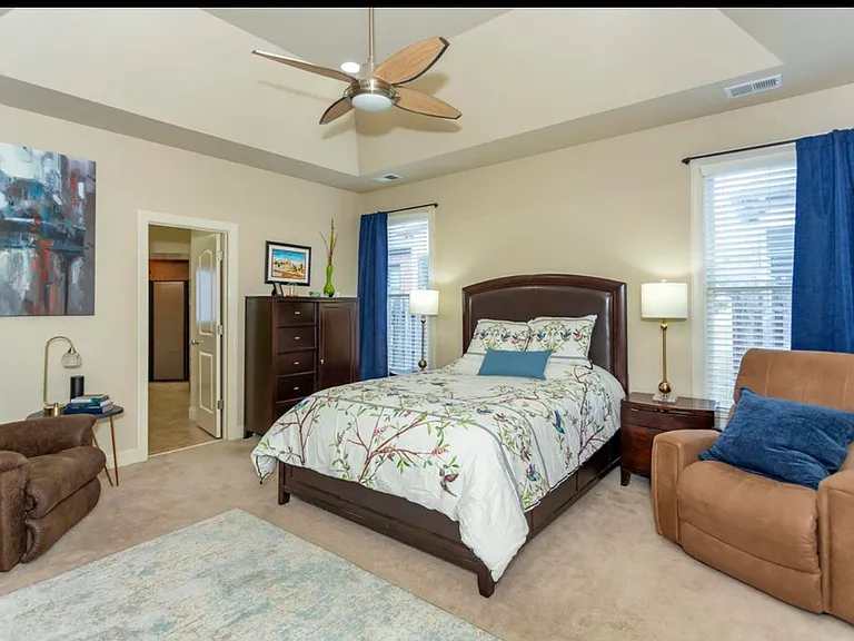 2107 Southbridge Ct — Photo 4
