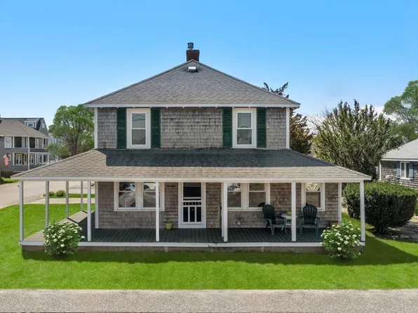 19 Brighton St, Marshfield, MA 02050