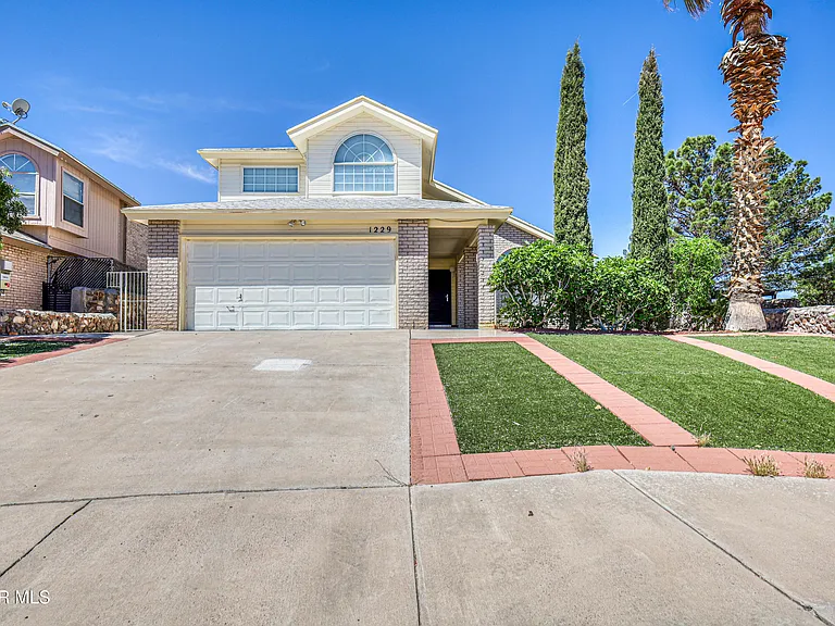 1229 Diamond Cove Pl — Photo 2
