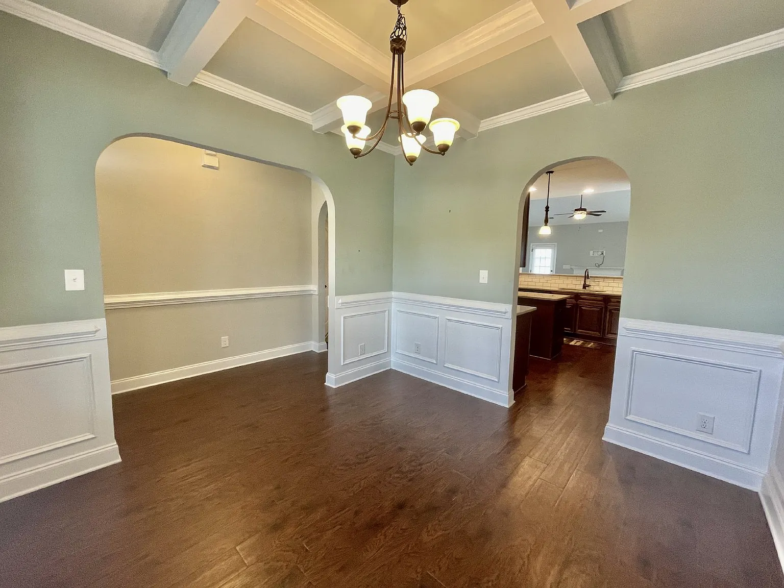 4 bed, 2.5 bath, $1,975 — Photo 4