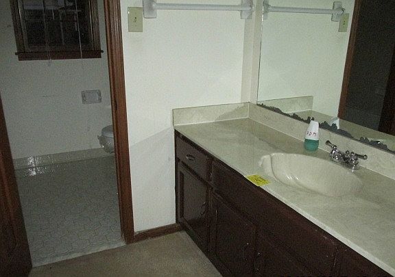 4th image of 117 W Valleywood Dr