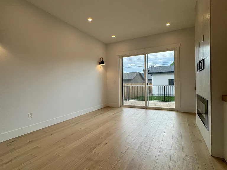 521 23rd Ave NE #521A — Photo 10