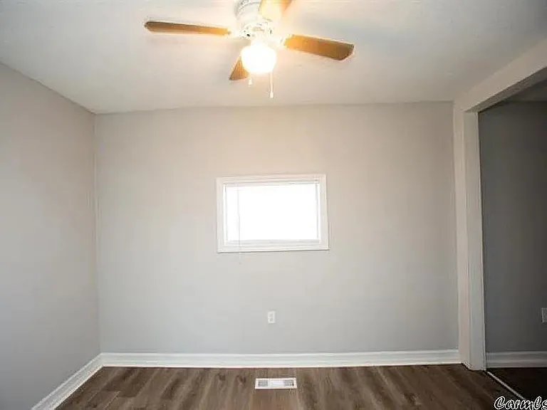15 Eaton Dr — Photo 8