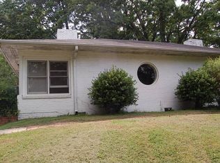 802 Willowbrook Dr APT B, Greensboro, NC 27403