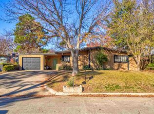 209 NW Mockingbird Ln, Lawton, OK 73507