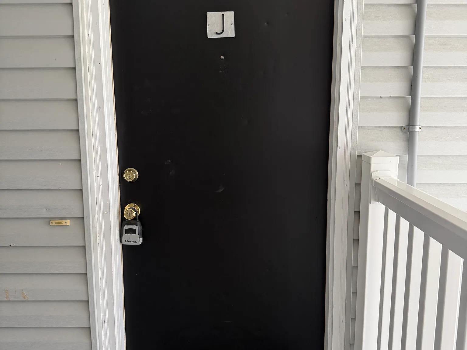 1366 Hunters Rd — Photo 2