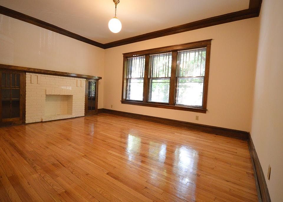1st image of 1338 W Waveland Ave #1