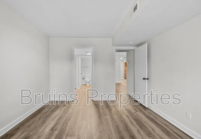 1522 Benjamin Pkwy #C — Photo 16