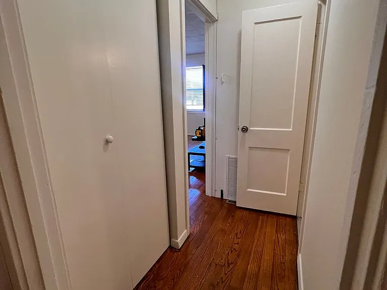 1350 Meade Ave — Photo 10