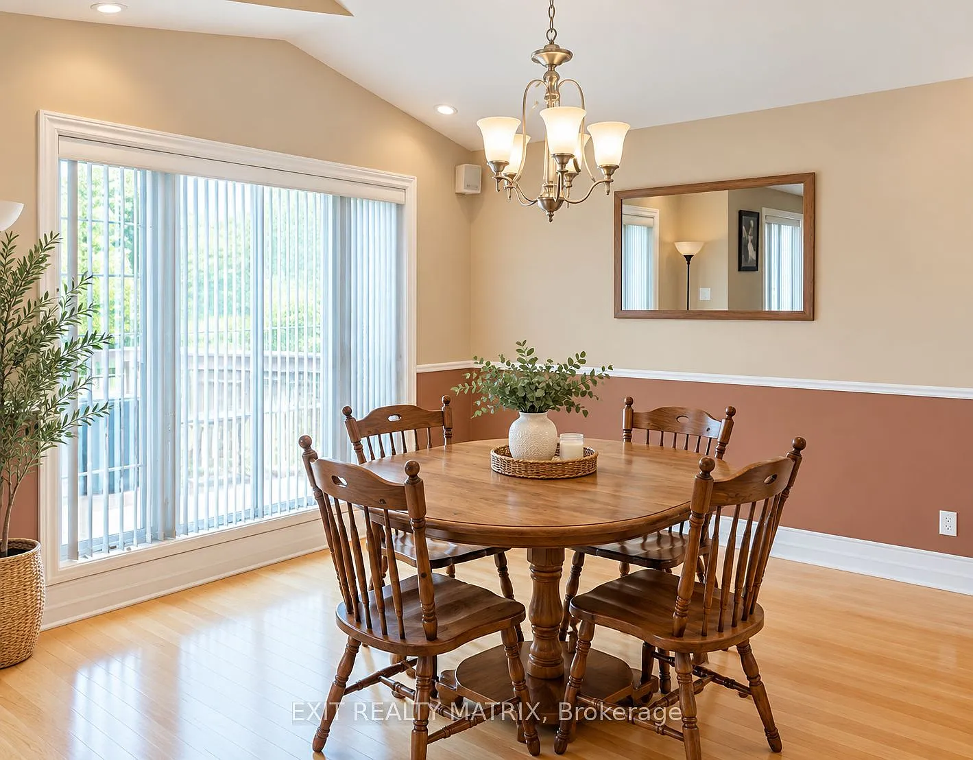 4 bed, $2,250 — Photo 4