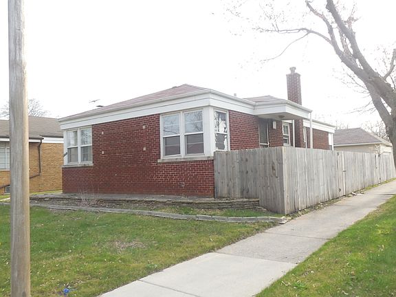 3rd image of 14200 Emerald Ave
