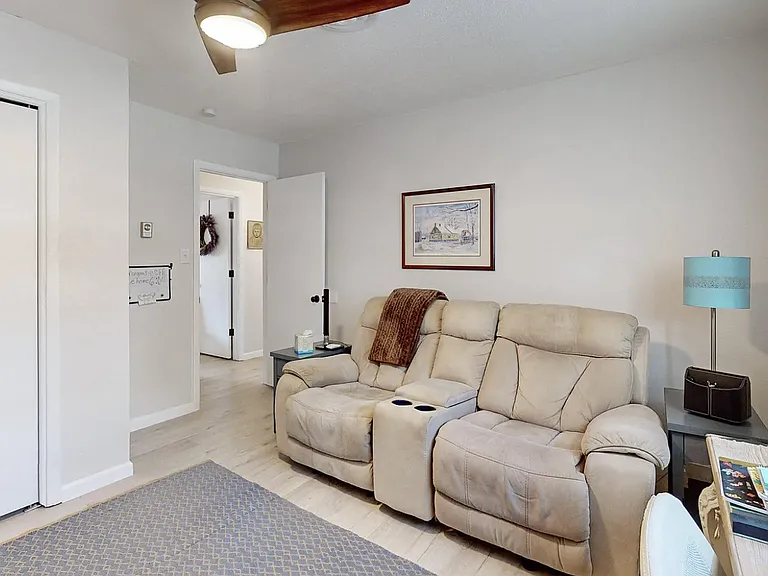 6333 Christy Ave NE — Photo 29