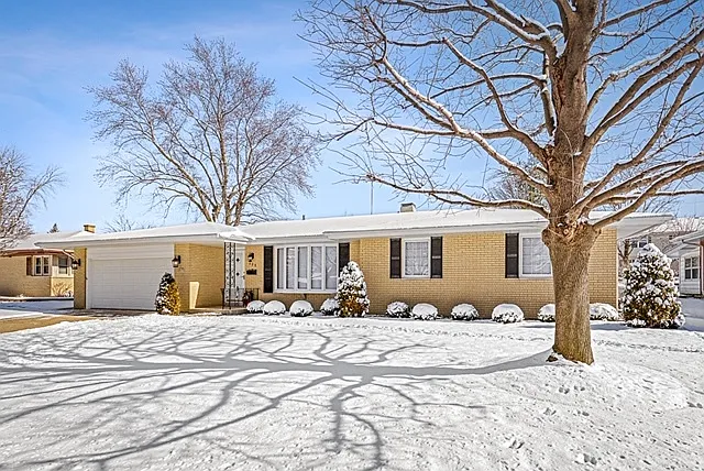 608 Tana Ln photo 1