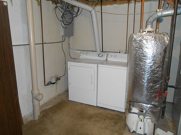 2nd image of 11085 Riverbend Ct E