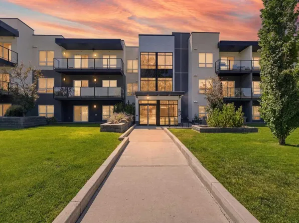15233 1st St SE #313, Calgary, AB T2X 0X5