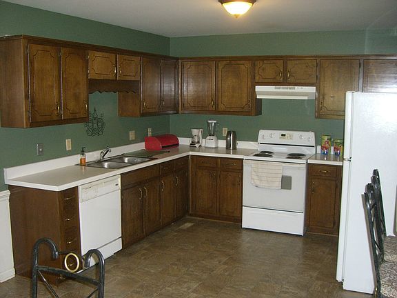 4th image of 200 Bordeaux Ct