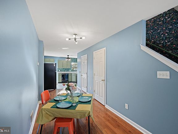 3rd image of 415 E Federal St